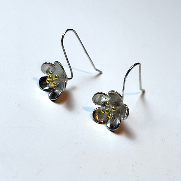 Vintage .925 Sterling Silver Floral Hoop Women’s Earrings, Cute Vintage Florals - Picture 1 of 14